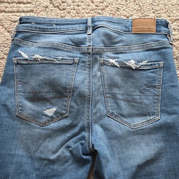 American Eagle Super Hi Rise Flare Jeans Size 2 X-Long Distressed - Picture 7 of 9